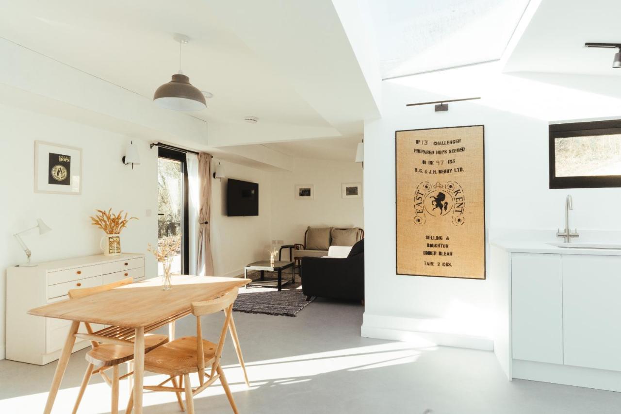The Hopper Huts Guest House Faversham Exterior photo