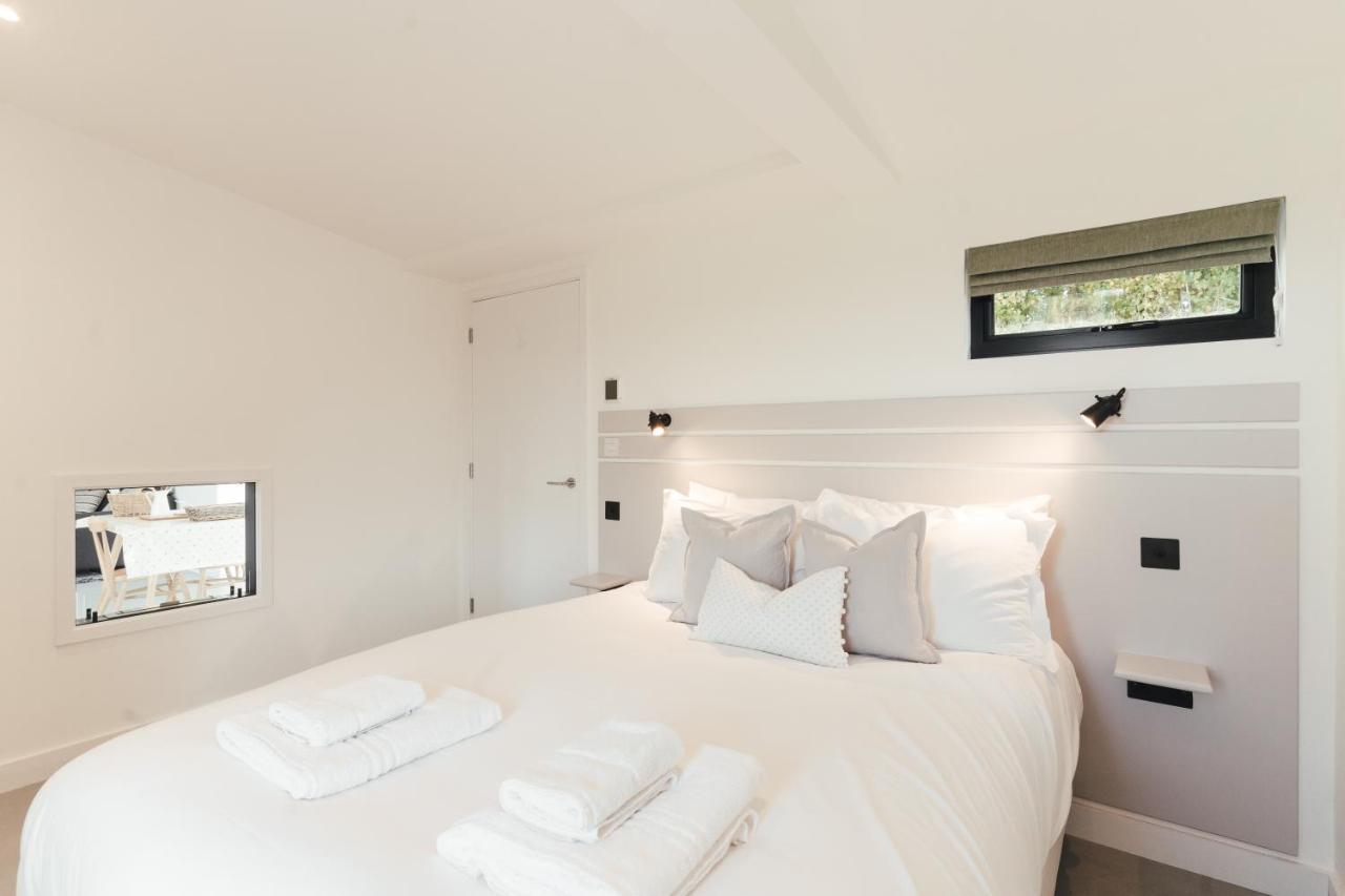 The Hopper Huts Guest House Faversham Exterior photo