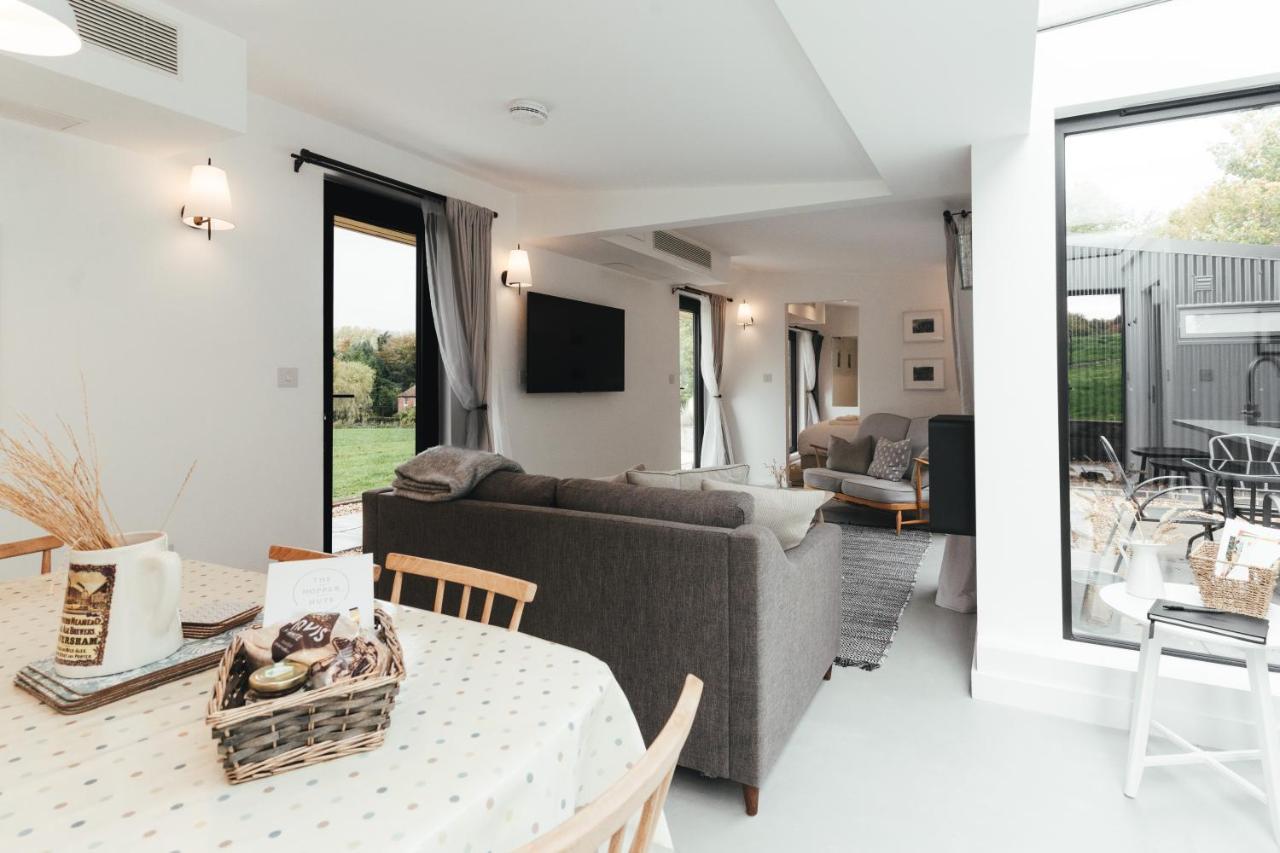 The Hopper Huts Guest House Faversham Exterior photo